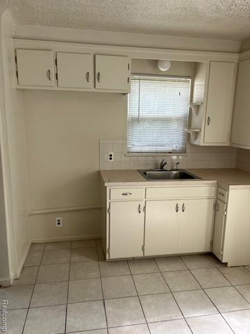14526-32 Evergreen Road, Detroit, MI 48223