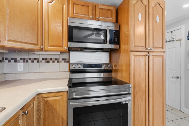 196 Dewey Street, Manchester, NH 03103