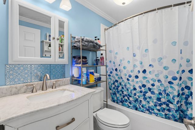 196 Dewey Street, Manchester, NH 03103
