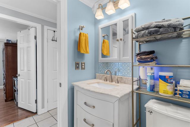 196 Dewey Street, Manchester, NH 03103