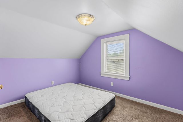 196 Dewey Street, Manchester, NH 03103