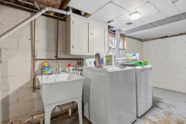 196 Dewey Street, Manchester, NH 03103