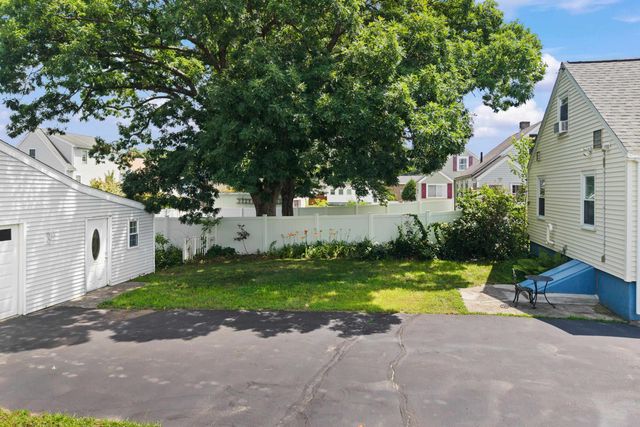 196 Dewey Street, Manchester, NH 03103