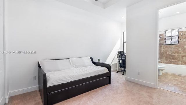 8362 NW 52nd Ter, Doral, FL 33166