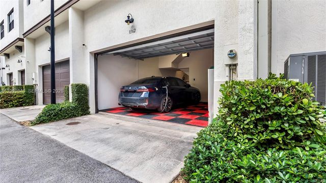 8362 NW 52nd Ter, Doral, FL 33166