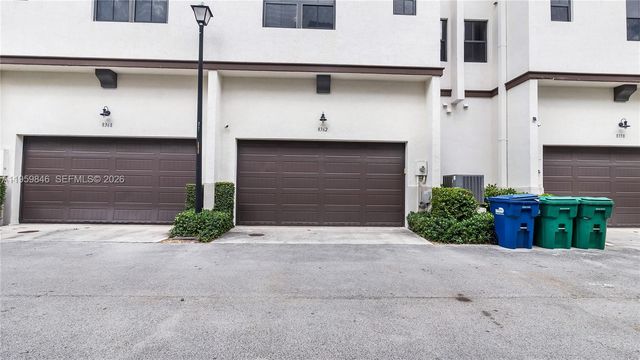 8362 NW 52nd Ter, Doral, FL 33166