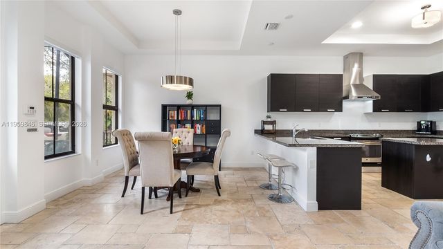 8362 NW 52nd Ter, Doral, FL 33166