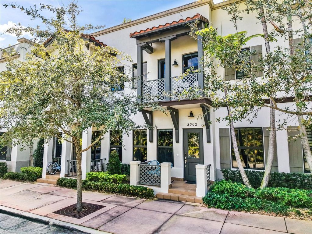 8362 NW 52nd Ter, Doral, FL 33166