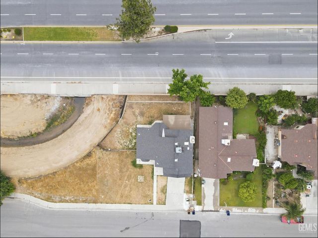 5808 El Camino Avenue, Bakersfield, CA 93313