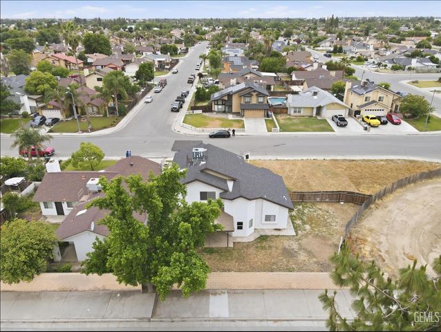 5808 El Camino Avenue, Bakersfield, CA 93313