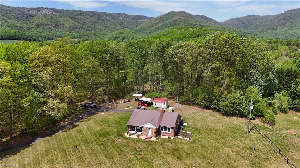 60 Edwin, Cana, VA 24317
