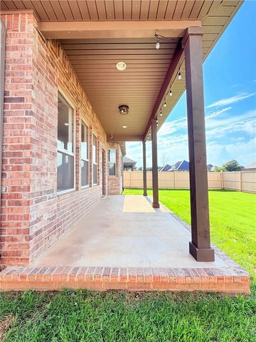 2004 SW Hampton Avenue, Bentonville, AR 72713