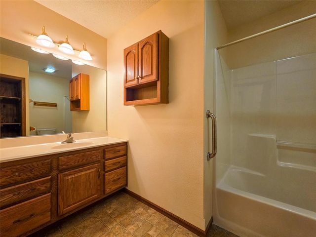 3228 Summerfield Drive, Eau Claire, WI 54701