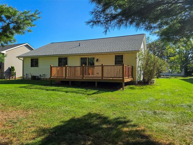 3228 Summerfield Drive, Eau Claire, WI 54701