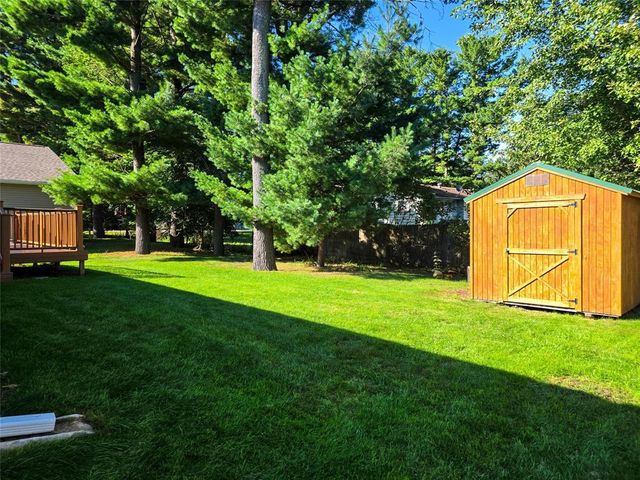 3228 Summerfield Drive, Eau Claire, WI 54701