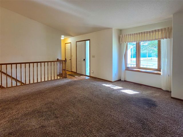 3228 Summerfield Drive, Eau Claire, WI 54701