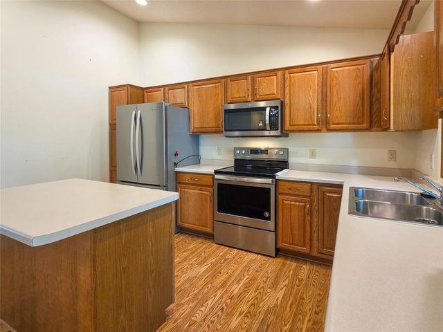3228 Summerfield Drive, Eau Claire, WI 54701