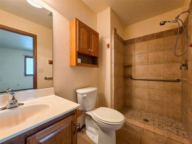 3228 Summerfield Drive, Eau Claire, WI 54701