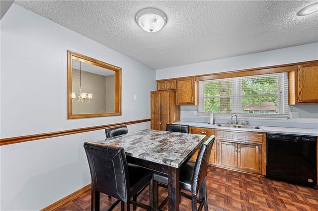 815 Autumn Drive, Belton, MO 64012