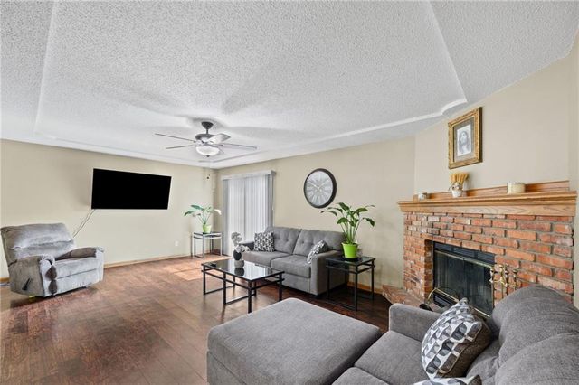 815 Autumn Drive, Belton, MO 64012