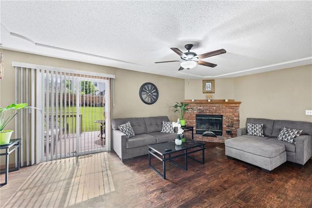 815 Autumn Drive, Belton, MO 64012