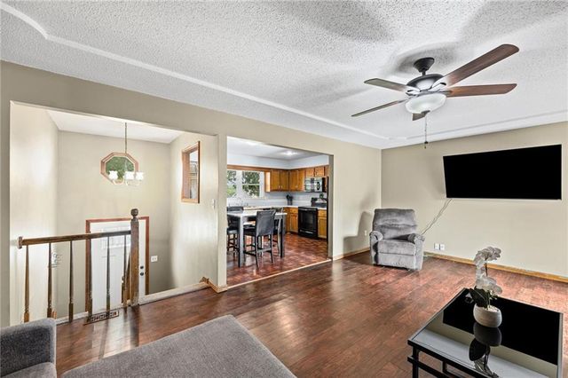 815 Autumn Drive, Belton, MO 64012