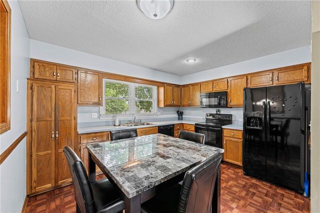 815 Autumn Drive, Belton, MO 64012