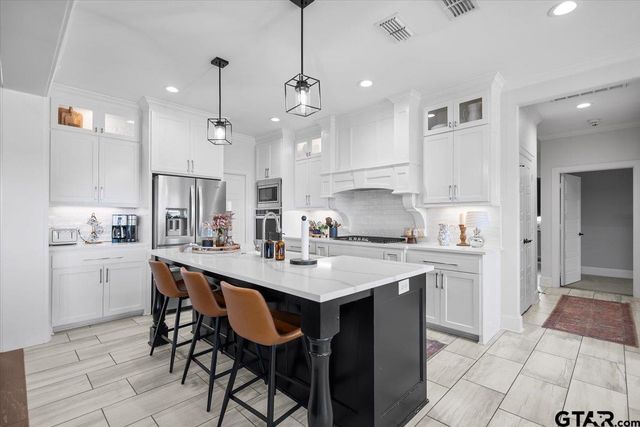 421 Bush Buck Way, Bullard, TX 75757