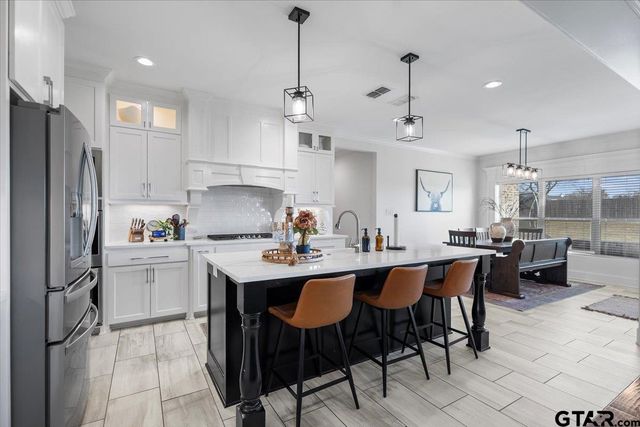 421 Bush Buck Way, Bullard, TX 75757