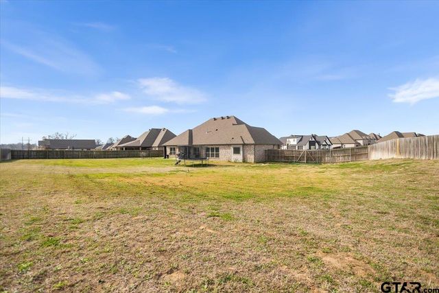 421 Bush Buck Way, Bullard, TX 75757