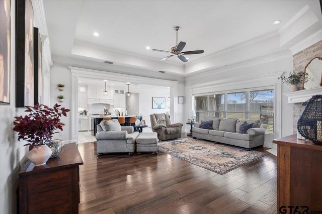 421 Bush Buck Way, Bullard, TX 75757