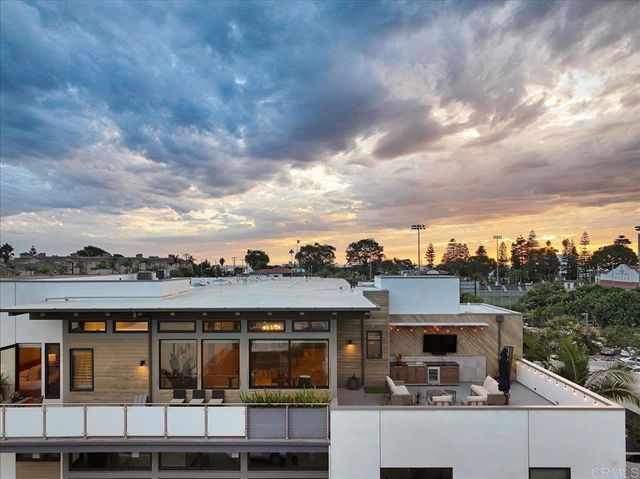 2677 State Street 301, Carlsbad, CA 92008