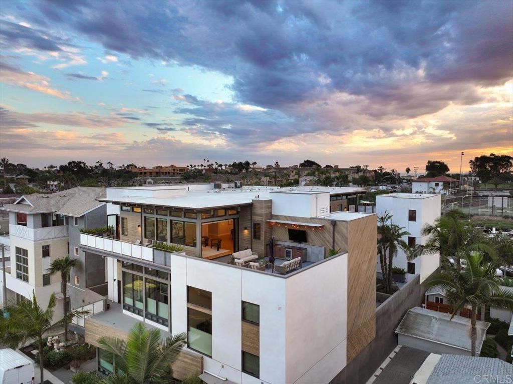 2677 State Street 301, Carlsbad, CA 92008