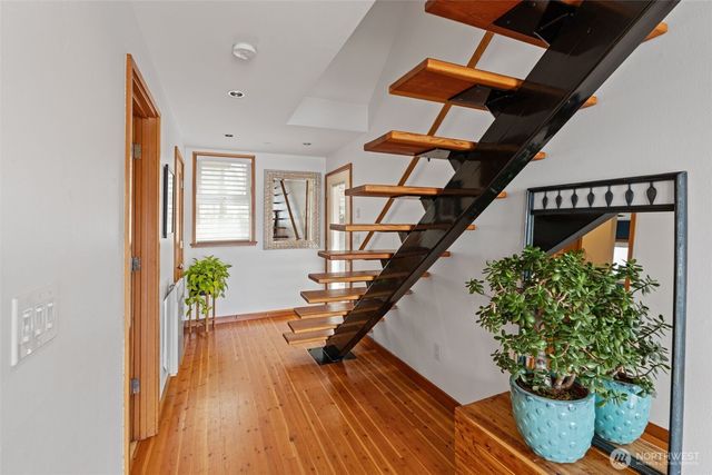 15 N Salmon Beach, Tacoma, WA 98407
