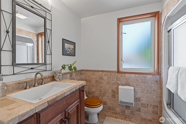 15 N Salmon Beach, Tacoma, WA 98407