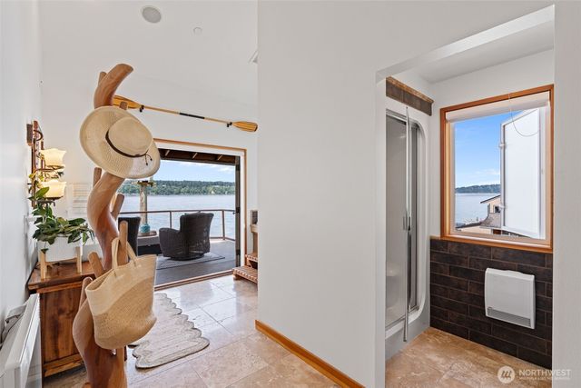 15 N Salmon Beach, Tacoma, WA 98407