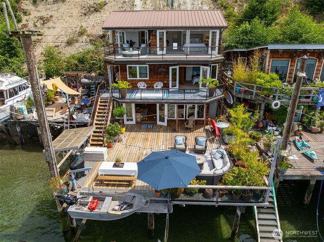 15 N Salmon Beach, Tacoma, WA 98407