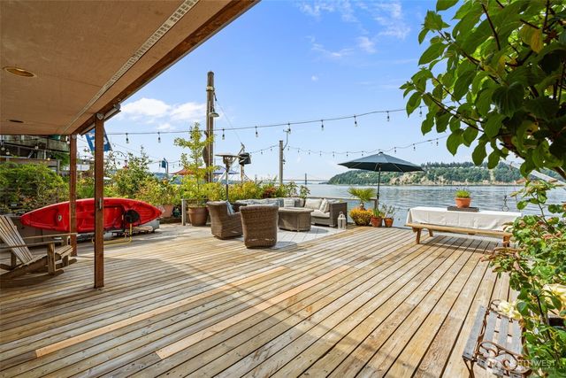 15 N Salmon Beach, Tacoma, WA 98407