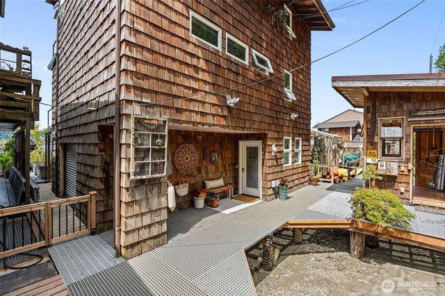 15 N Salmon Beach, Tacoma, WA 98407