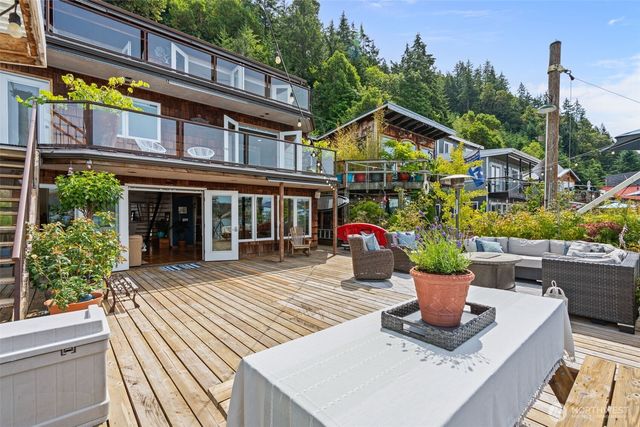 15 N Salmon Beach, Tacoma, WA 98407