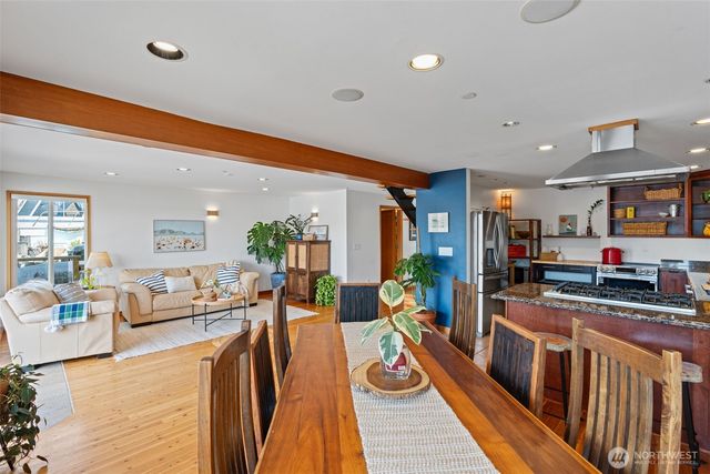 15 N Salmon Beach, Tacoma, WA 98407