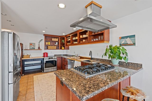 15 N Salmon Beach, Tacoma, WA 98407