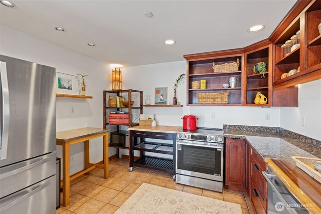 15 N Salmon Beach, Tacoma, WA 98407