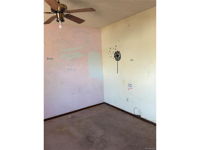 2545 S Eagle Cir, Aurora, CO 80014