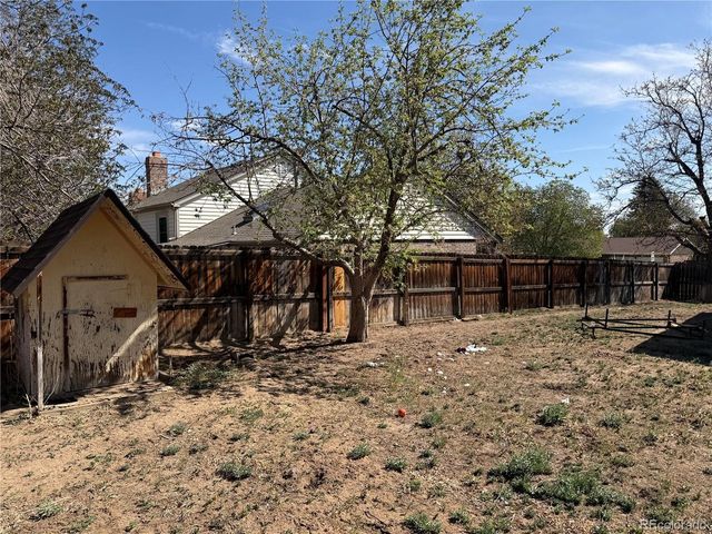 2545 S Eagle Cir, Aurora, CO 80014