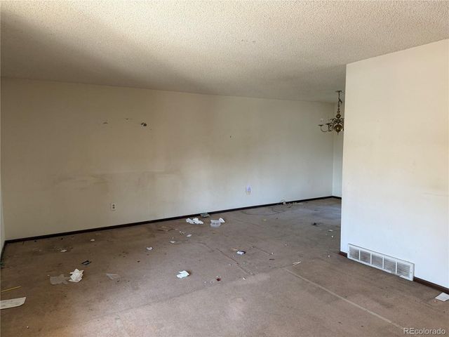 2545 S Eagle Cir, Aurora, CO 80014