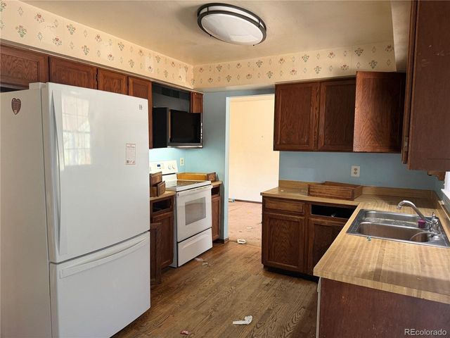 2545 S Eagle Cir, Aurora, CO 80014