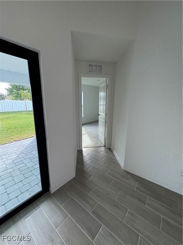 420 NW 4th TER, Cape Coral, FL 33993