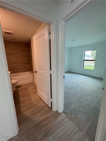 420 NW 4th TER, Cape Coral, FL 33993