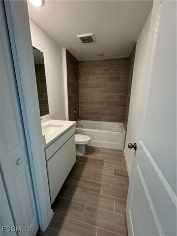 420 NW 4th TER, Cape Coral, FL 33993